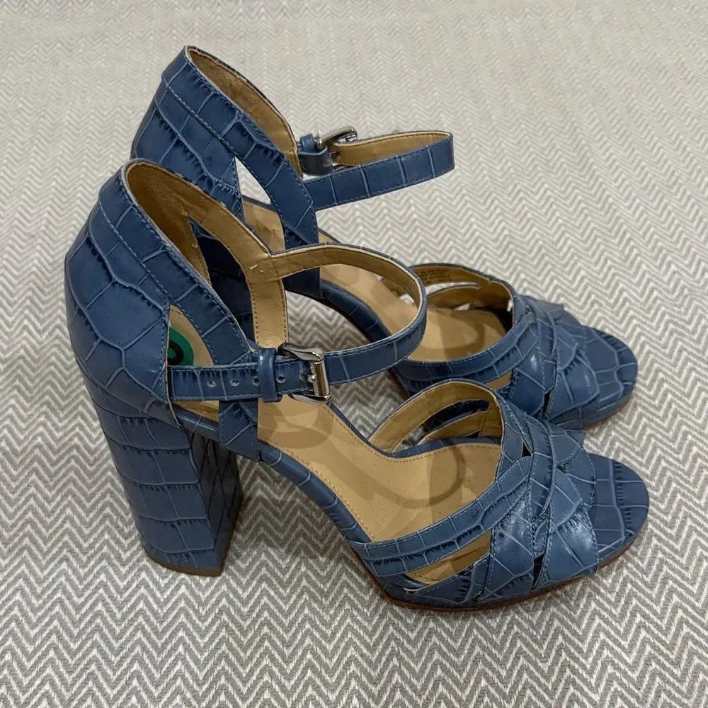 Michael Kors Analise Leather Croc Embossed Size 8 Heels